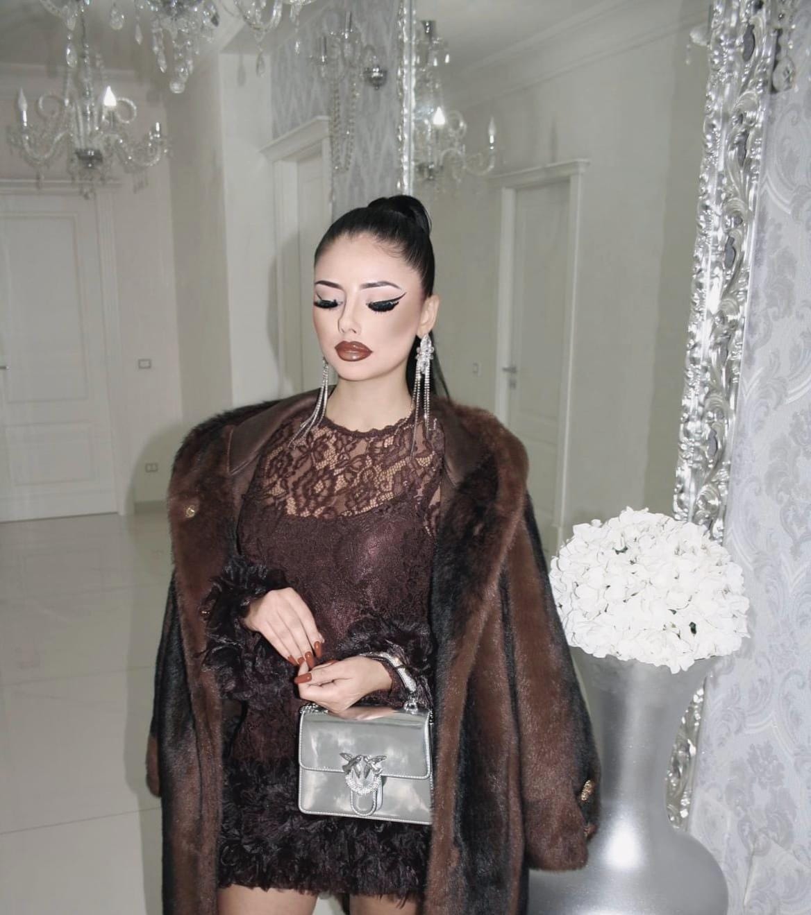 Abito Marrone in Pizzo